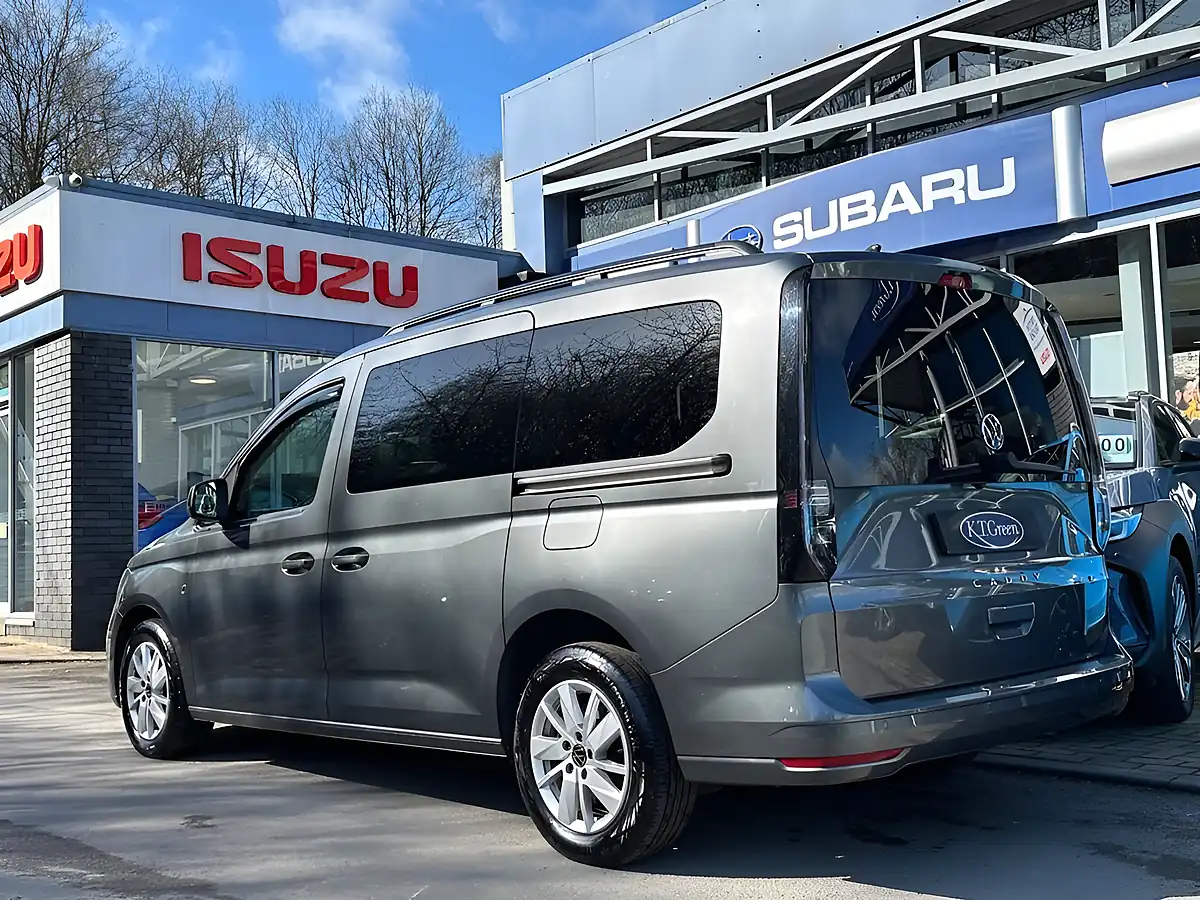 Used 2024 Volkswagen Caddy Maxi Life Indium Grey - Interior and Exterior details 3