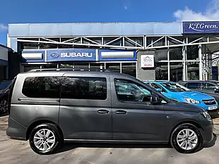 Used 2024 Volkswagen Caddy Maxi Life Indium Grey - Interior and Exterior details 5