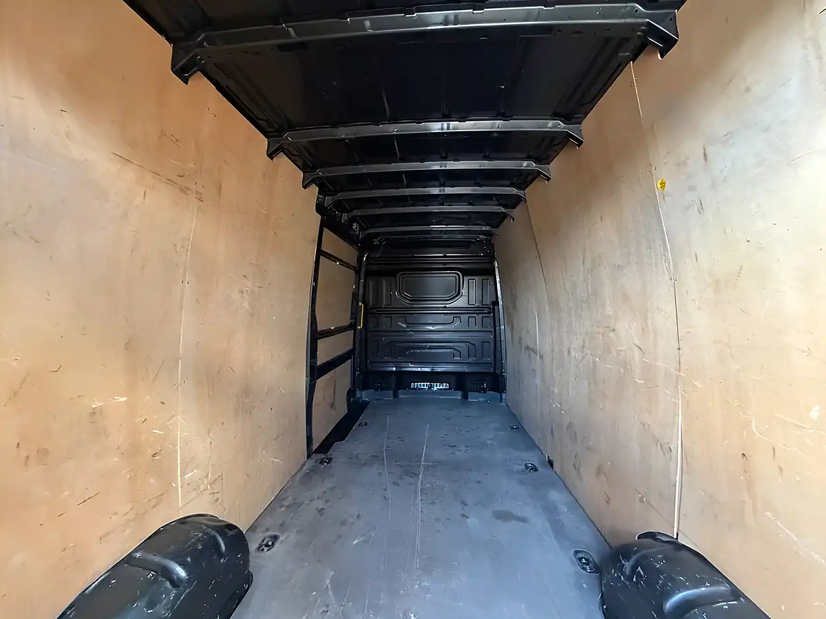 Used 2024 Volkswagen Crafter Commerce Plus Grey - Interior and Exterior details 14