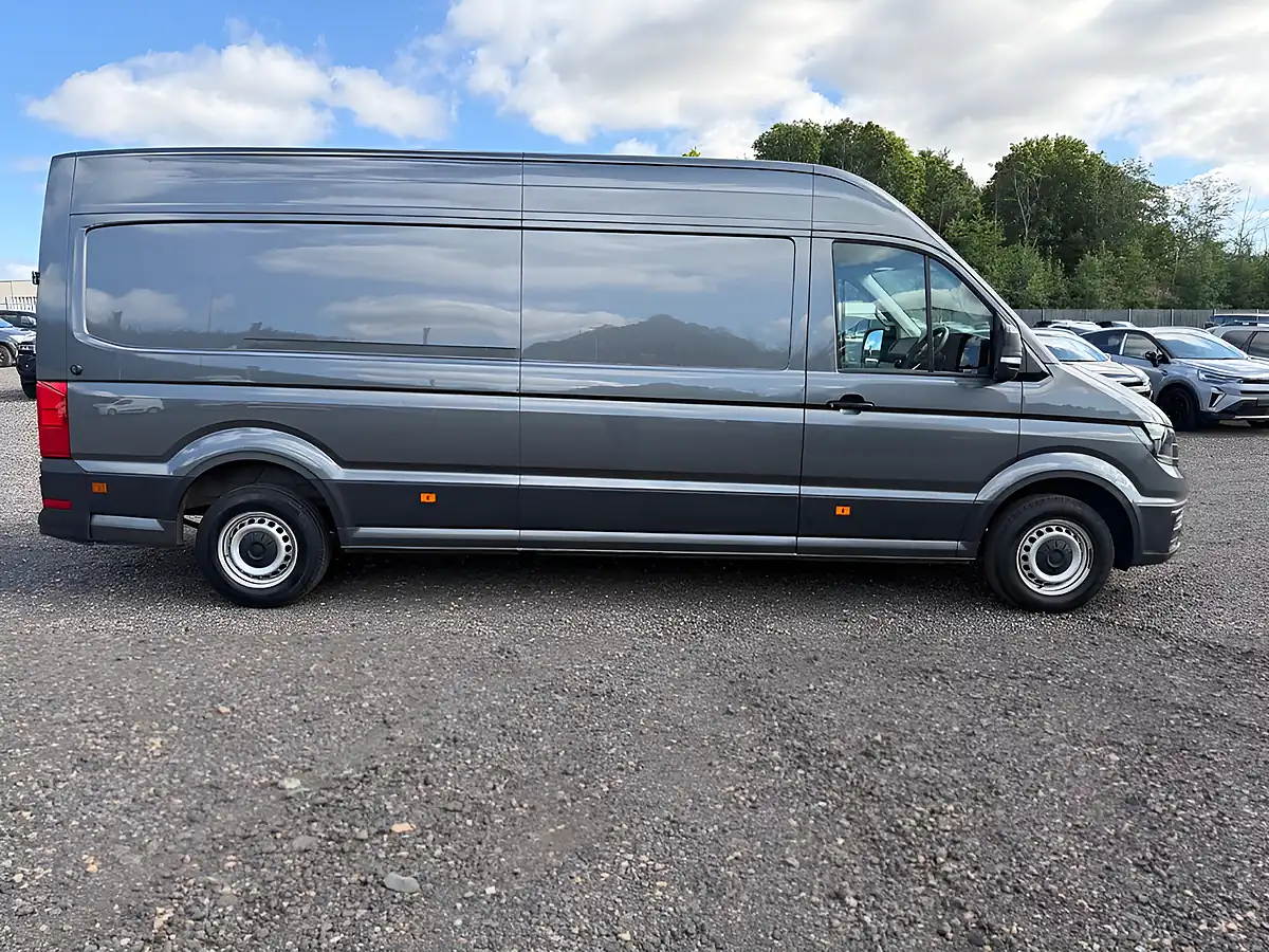 Used 2024 Volkswagen Crafter Commerce Plus Grey - Interior and Exterior details 8