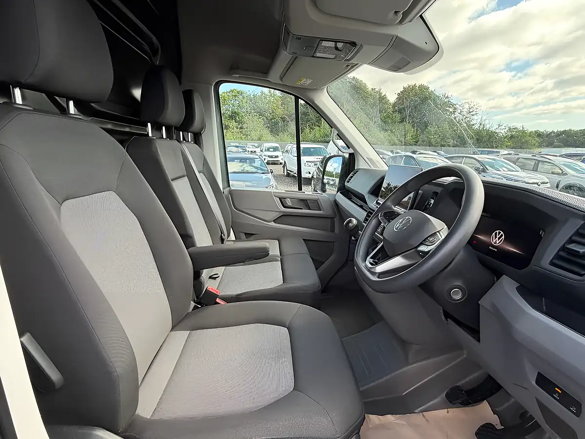 Used 2024 Volkswagen Crafter Commerce Plus Grey - Interior and Exterior details 9