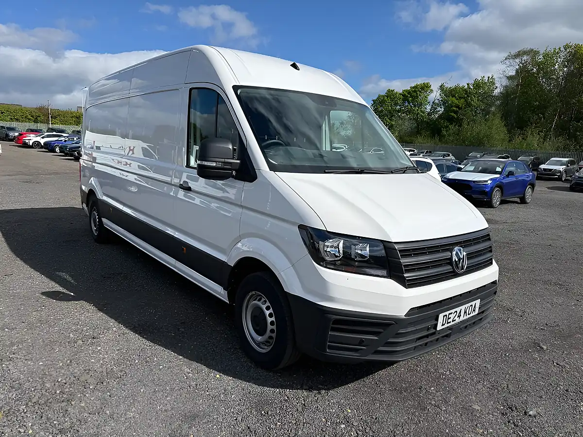 Used 2024 Volkswagen Crafter Commerce Plus White - Front View