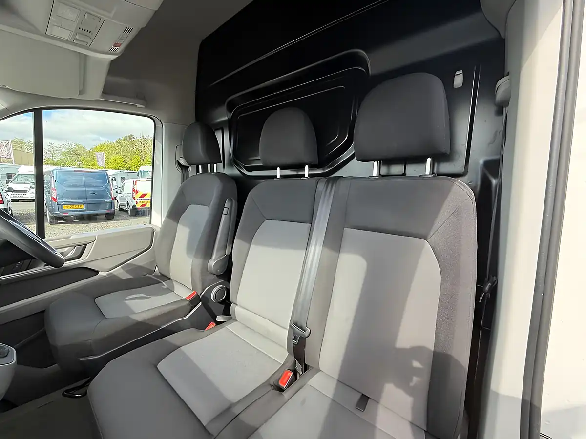 Used 2024 Volkswagen Crafter Commerce Plus White - Interior and Exterior details 12