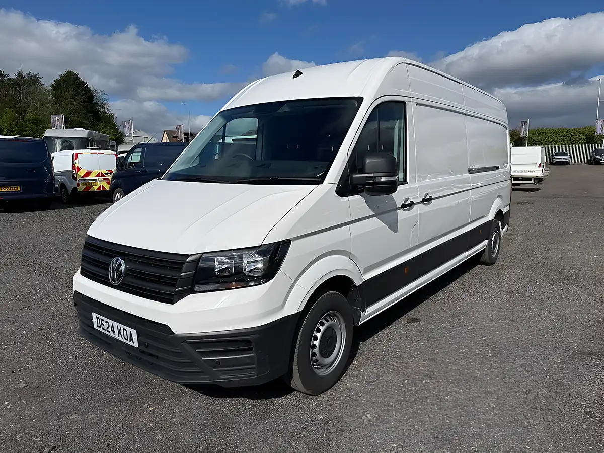 Used 2024 Volkswagen Crafter Commerce Plus White - Interior and Exterior details 3