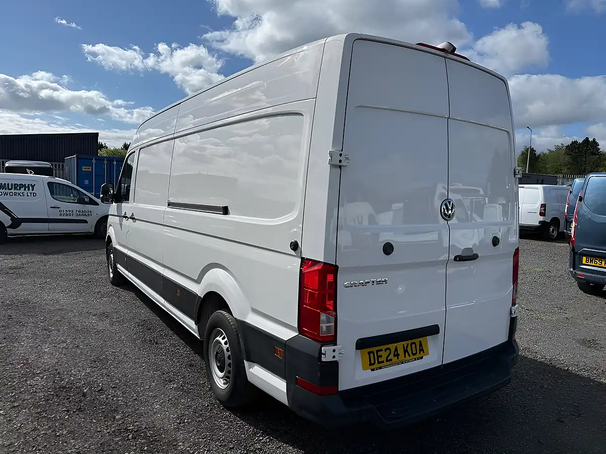 Used 2024 Volkswagen Crafter Commerce Plus White - Interior and Exterior details 5