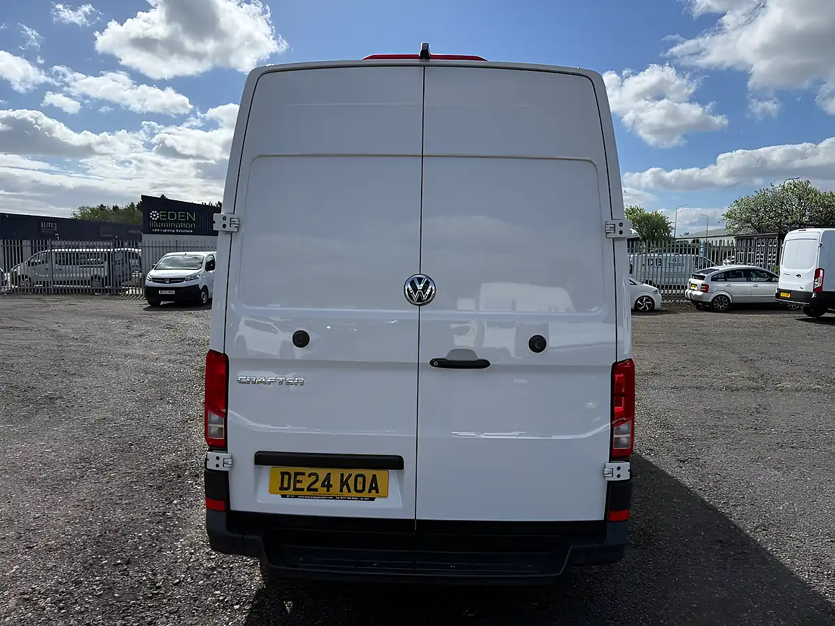 Used 2024 Volkswagen Crafter Commerce Plus White - Interior and Exterior details 6