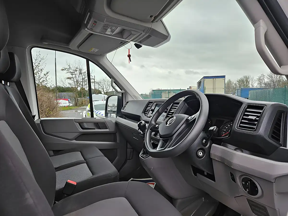 Used 2024 Volkswagen Crafter CR35 Lwb White - Interior and Exterior details 12