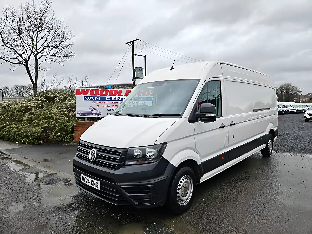 Used 2024 Volkswagen Crafter CR35 Lwb White - Interior and Exterior details 4