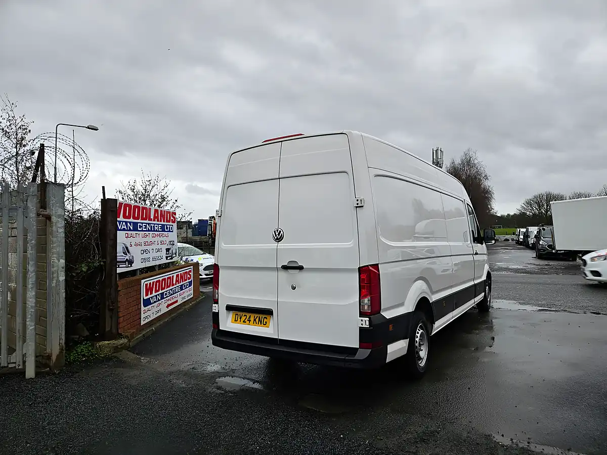Used 2024 Volkswagen Crafter CR35 Lwb White - Interior and Exterior details 8
