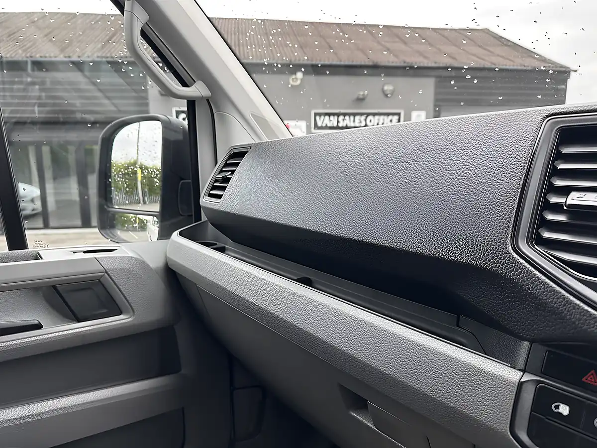 Used 2024 Volkswagen Crafter Startline L3H2 White - Interior and Exterior details 16