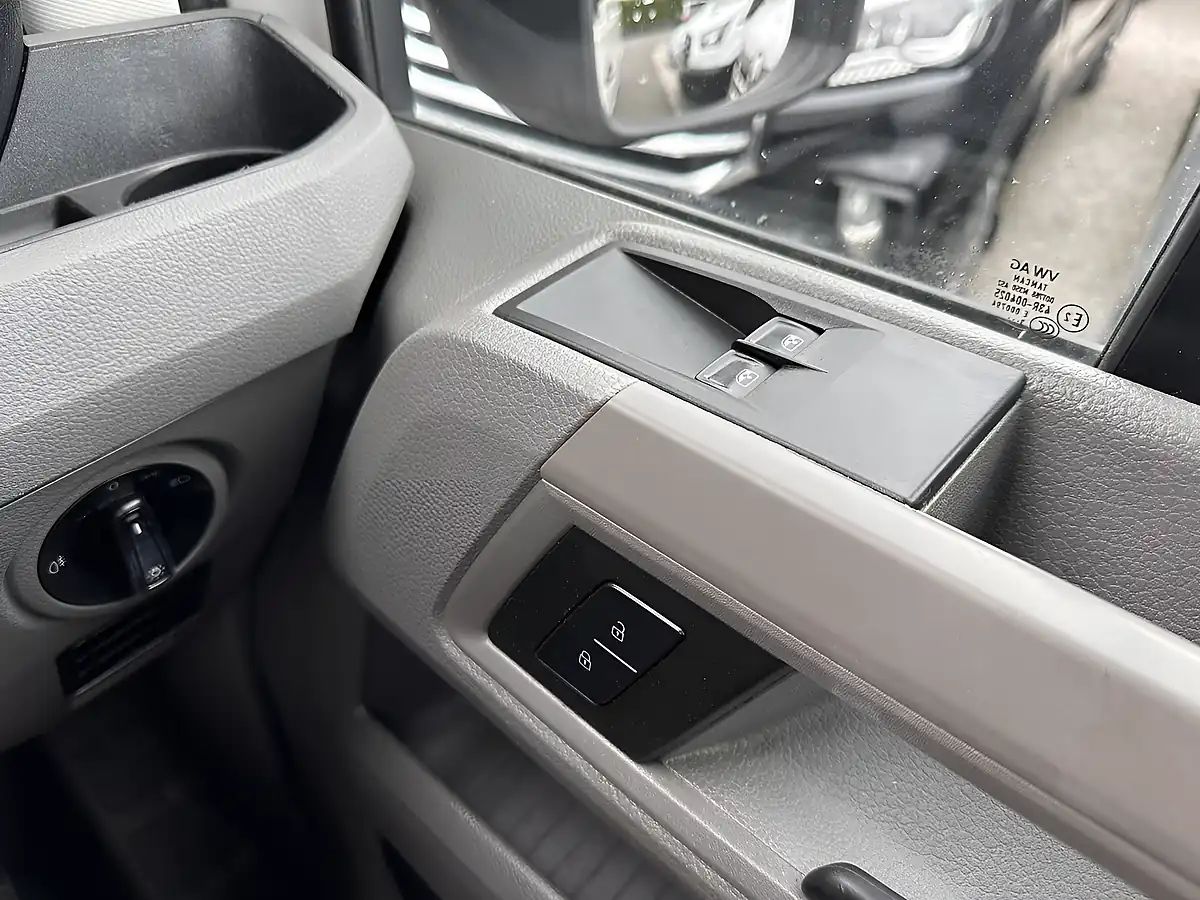 Used 2024 Volkswagen Crafter Startline L3H2 White - Interior and Exterior details 19