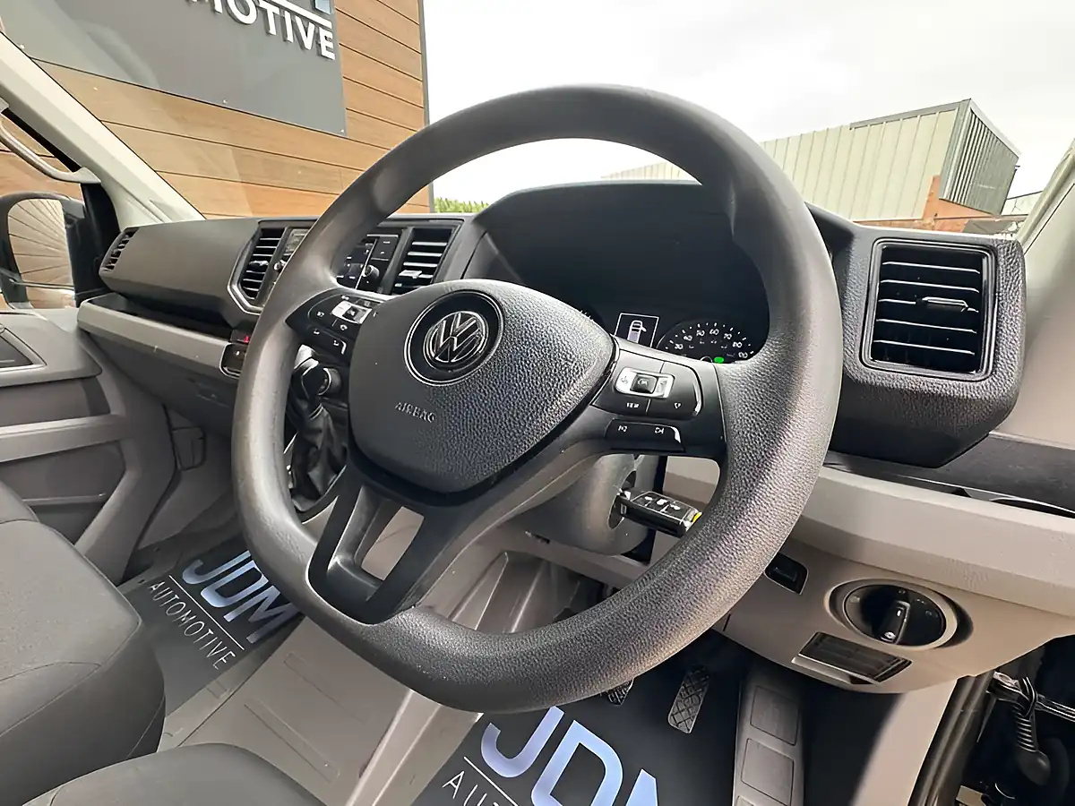 Used 2024 Volkswagen Crafter Trendline Black - Interior and Exterior details 15