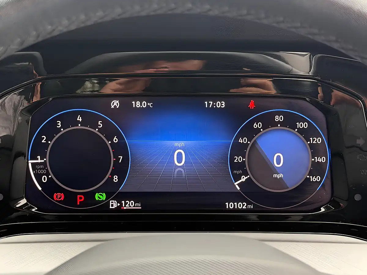 Used 2024 Volkswagen Golf Active Grey - Interior and Exterior details 17