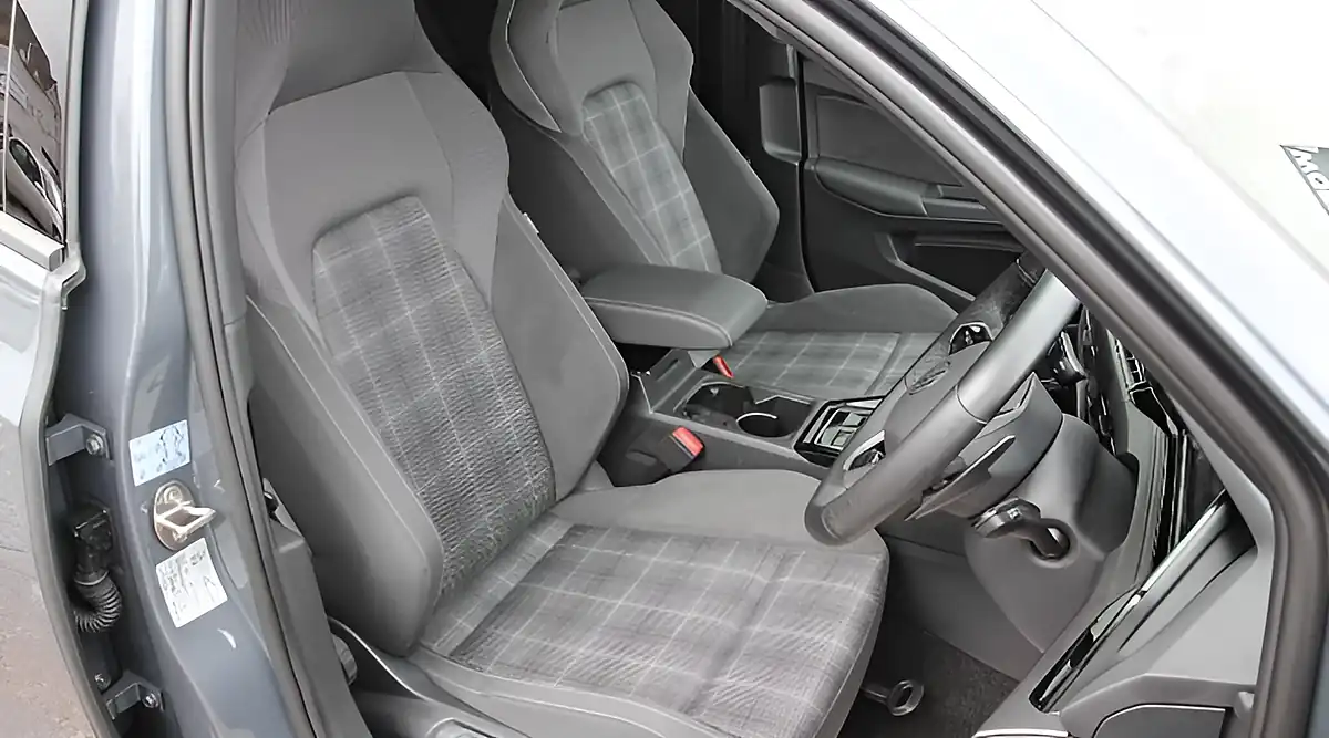 Used 2024 Volkswagen Golf Gtd Dolphin Grey - Interior and Exterior details 20