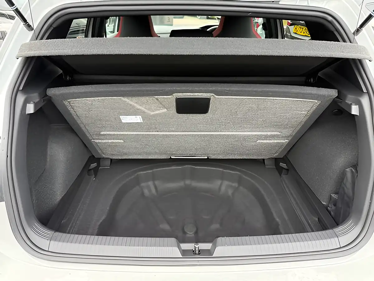 Used 2024 Volkswagen Golf GTI White - Interior and Exterior details 17