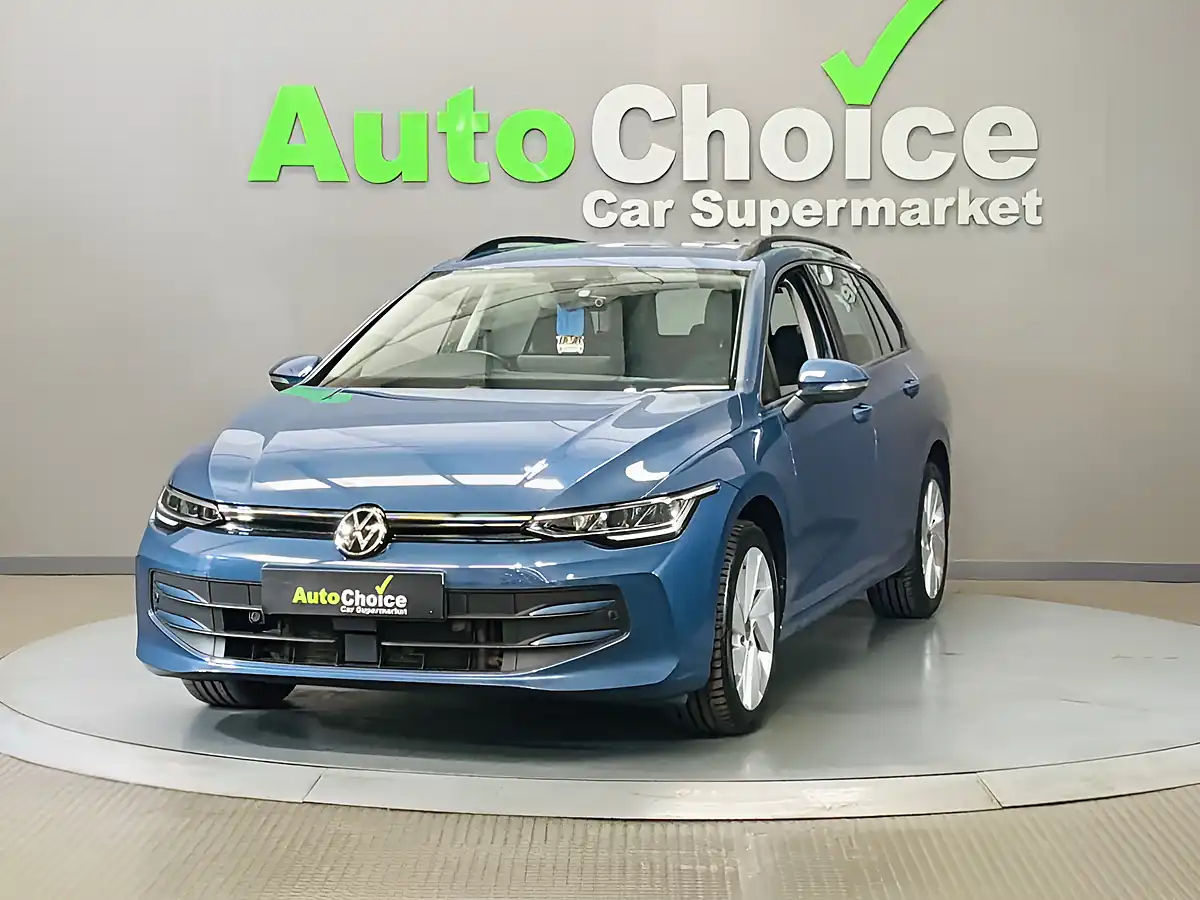 Used 2024 Volkswagen Golf Life Anemone Blue - Interior and Exterior details 4