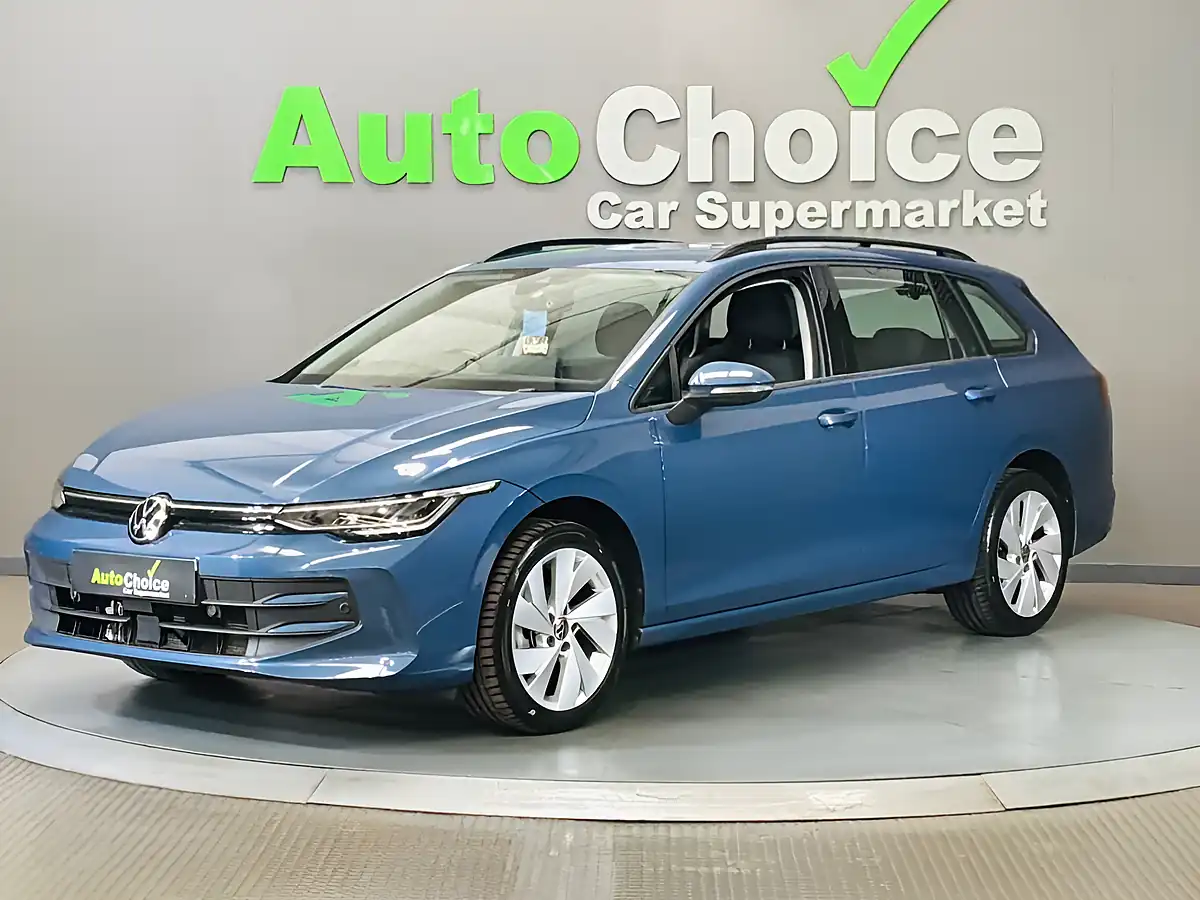 Used 2024 Volkswagen Golf Life Anemone Blue - Interior and Exterior details 5