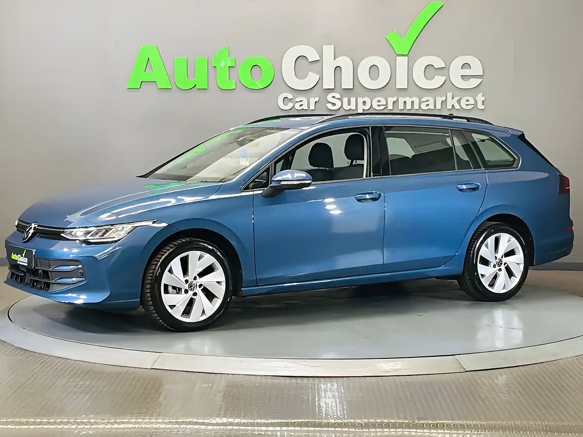 Used 2024 Volkswagen Golf Life Anemone Blue - Interior and Exterior details 6