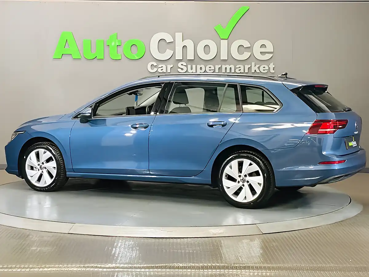 Used 2024 Volkswagen Golf Life Anemone Blue - Interior and Exterior details 9