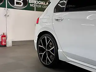 Used 2024 Volkswagen Golf R 4MOTION Dsg White - Interior and Exterior details 9