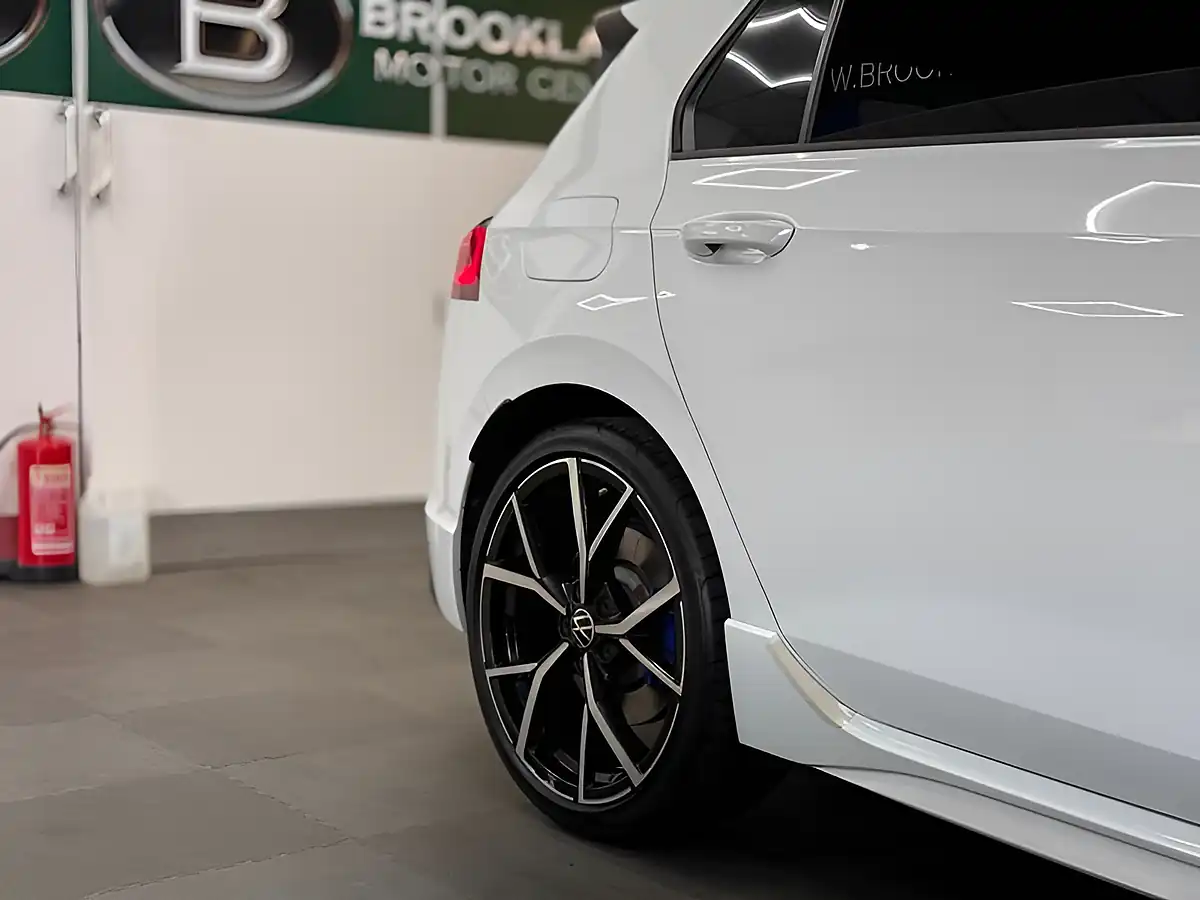 Used 2024 Volkswagen Golf R 4MOTION Dsg White - Interior and Exterior details 9