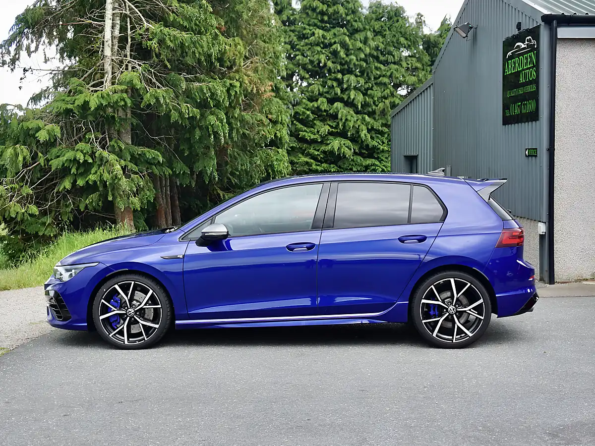 Used 2024 Volkswagen Golf R Blue - Interior and Exterior details 10