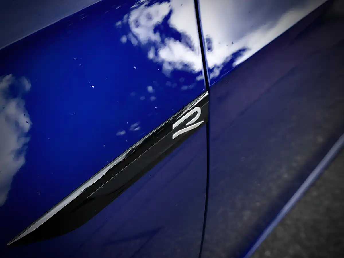 Used 2024 Volkswagen Golf R Blue - Interior and Exterior details 16