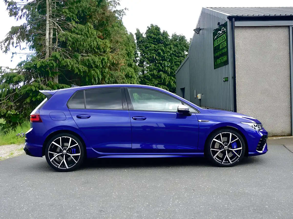 Used 2024 Volkswagen Golf R Blue - Interior and Exterior details 7