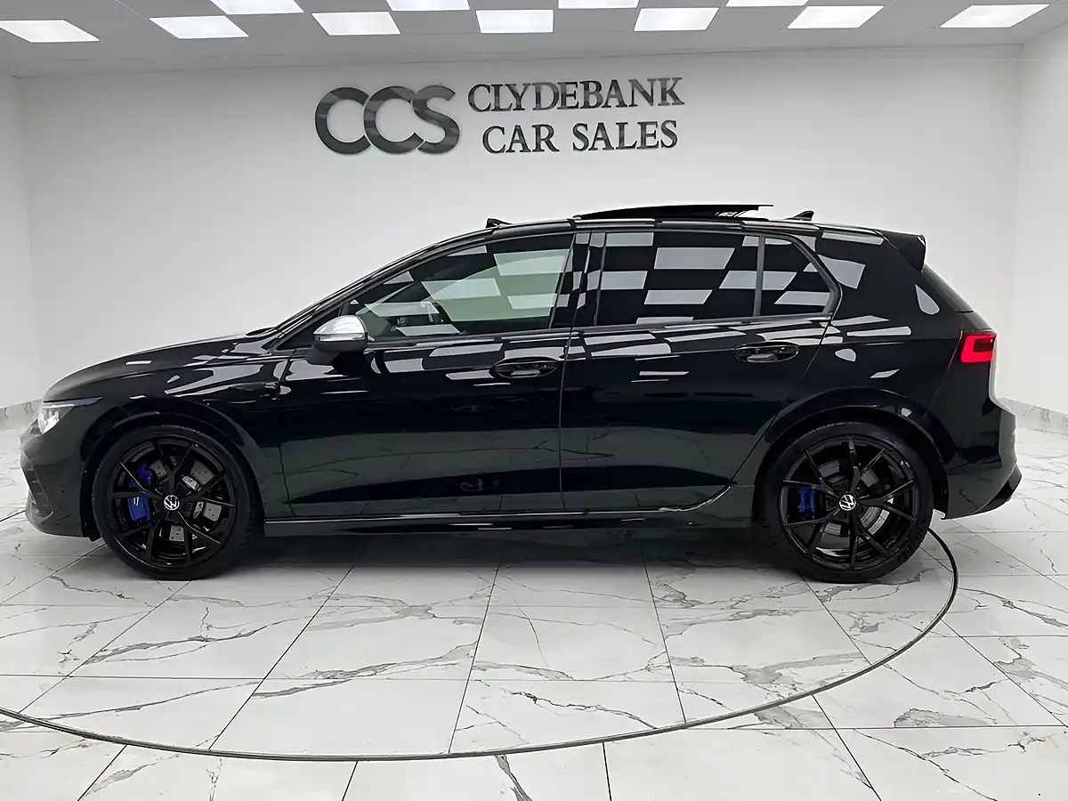 Used 2024 Volkswagen Golf R Deep Black - Interior and Exterior details 7