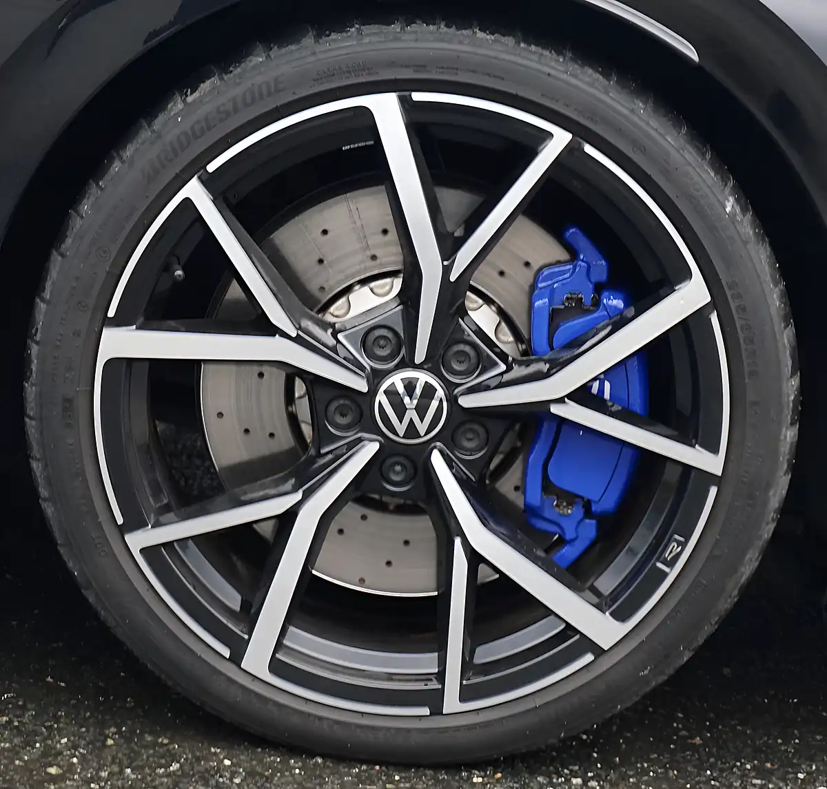 Used 2024 Volkswagen Golf R Deep Black Pearl - Interior and Exterior details 6