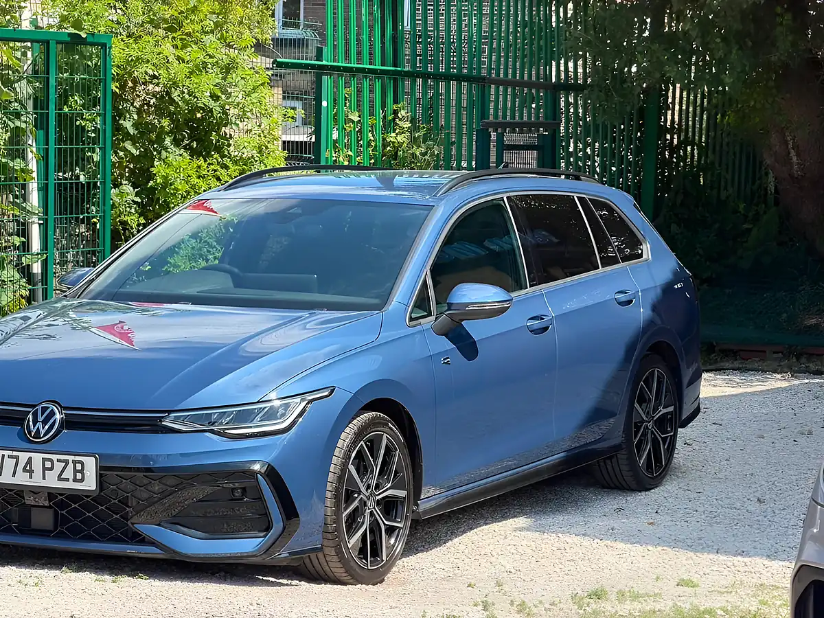 Used 2024 Volkswagen Golf R-Line Blue - Interior and Exterior details 17