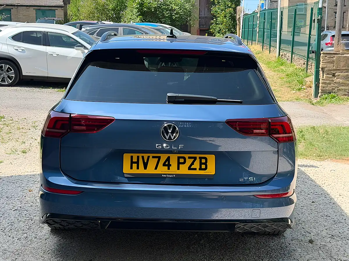Used 2024 Volkswagen Golf R-Line Blue - Interior and Exterior details 6