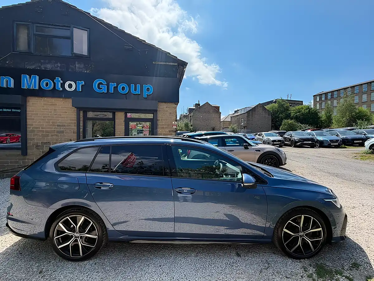 Used 2024 Volkswagen Golf R-Line Blue - Interior and Exterior details 8