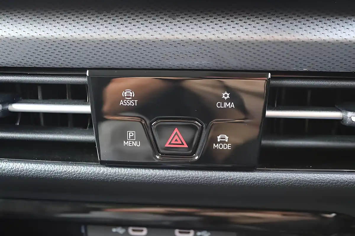 Used 2024 Volkswagen Golf Style Blue - Interior and Exterior details 13