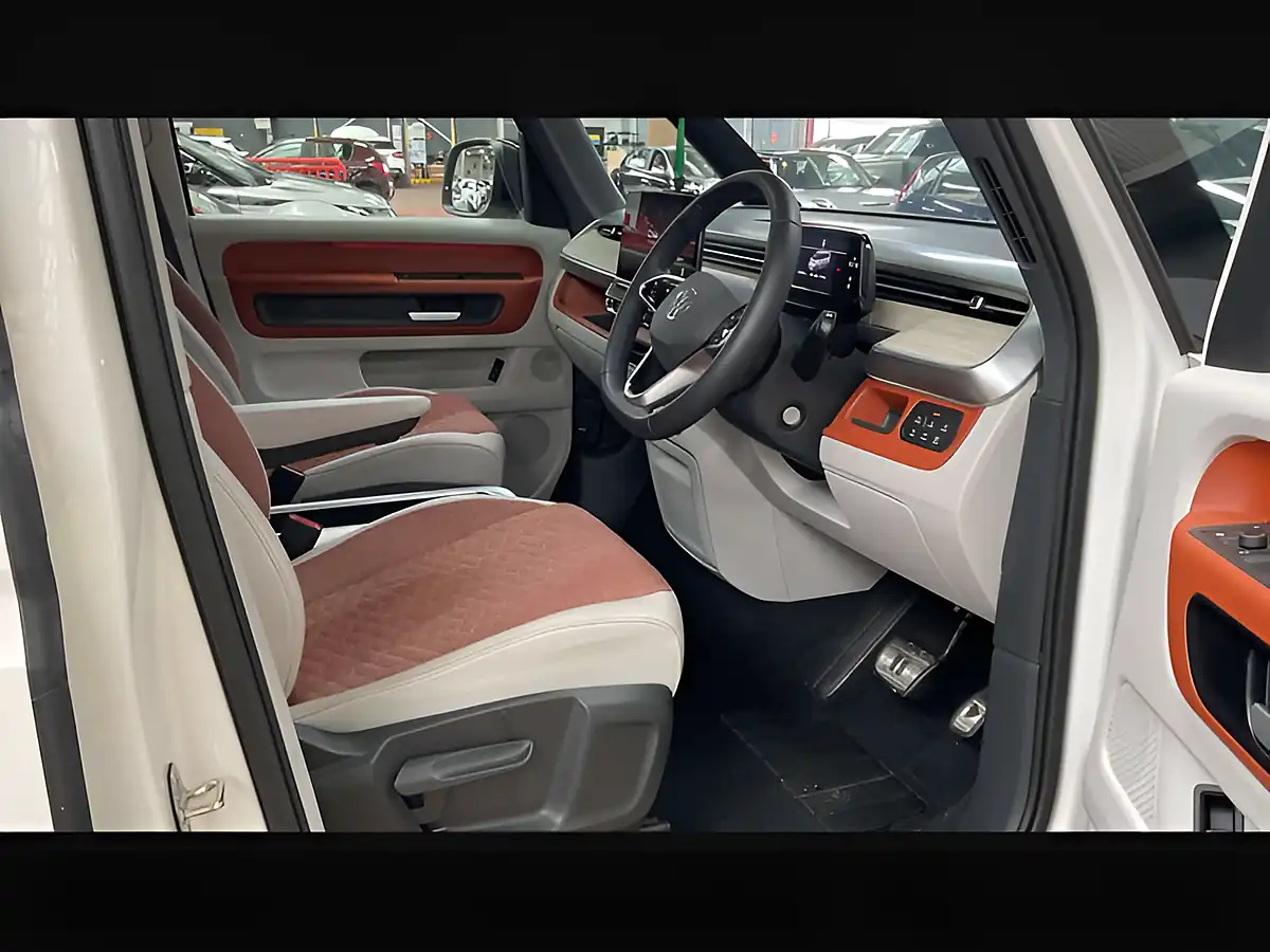 Used 2024 Volkswagen Id.buzz Style White - Interior and Exterior details 10