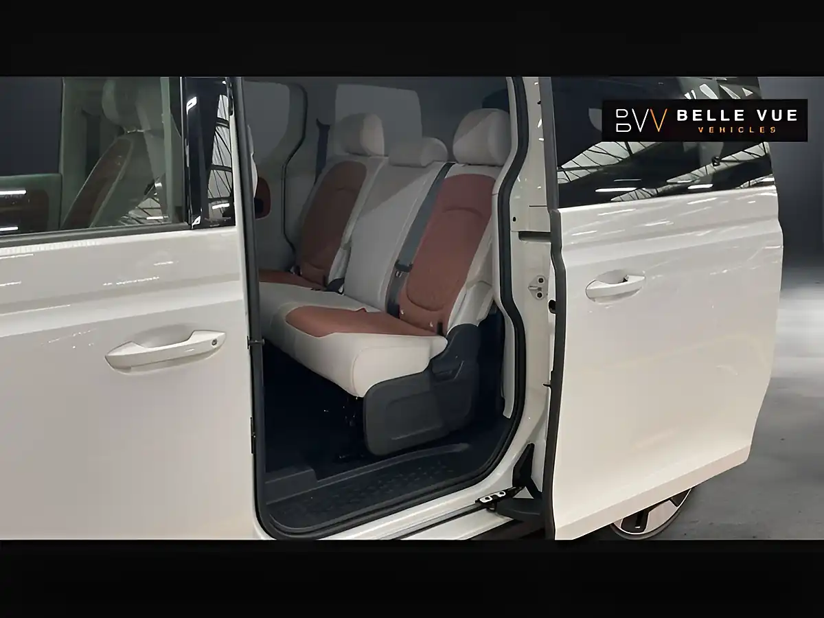 Used 2024 Volkswagen Id.buzz Style White - Interior and Exterior details 11