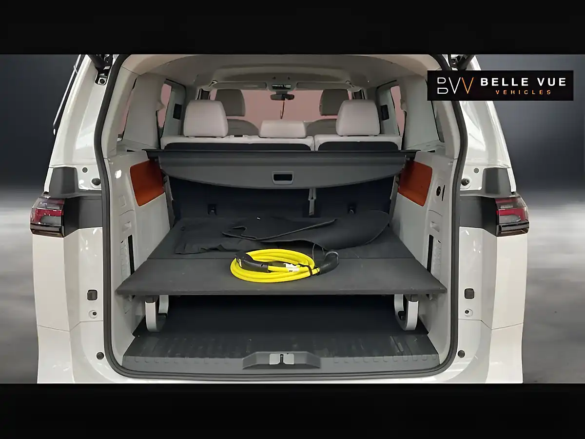 Used 2024 Volkswagen Id.buzz Style White - Interior and Exterior details 13