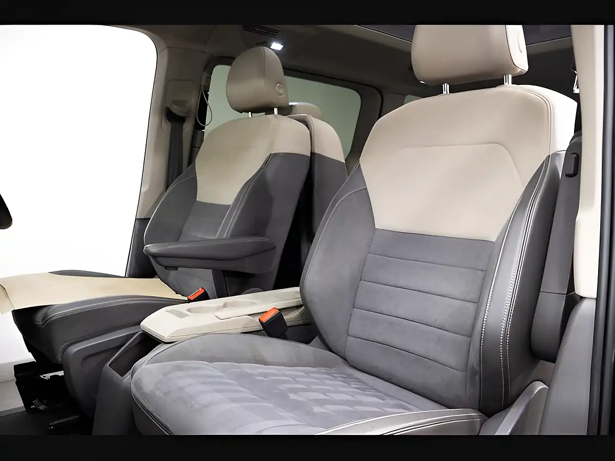 Used 2024 Volkswagen Multivan Style Long Blue - Interior and Exterior details 12