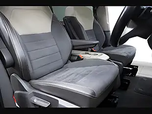 Used 2024 Volkswagen Multivan Style Long Blue - Interior and Exterior details 15