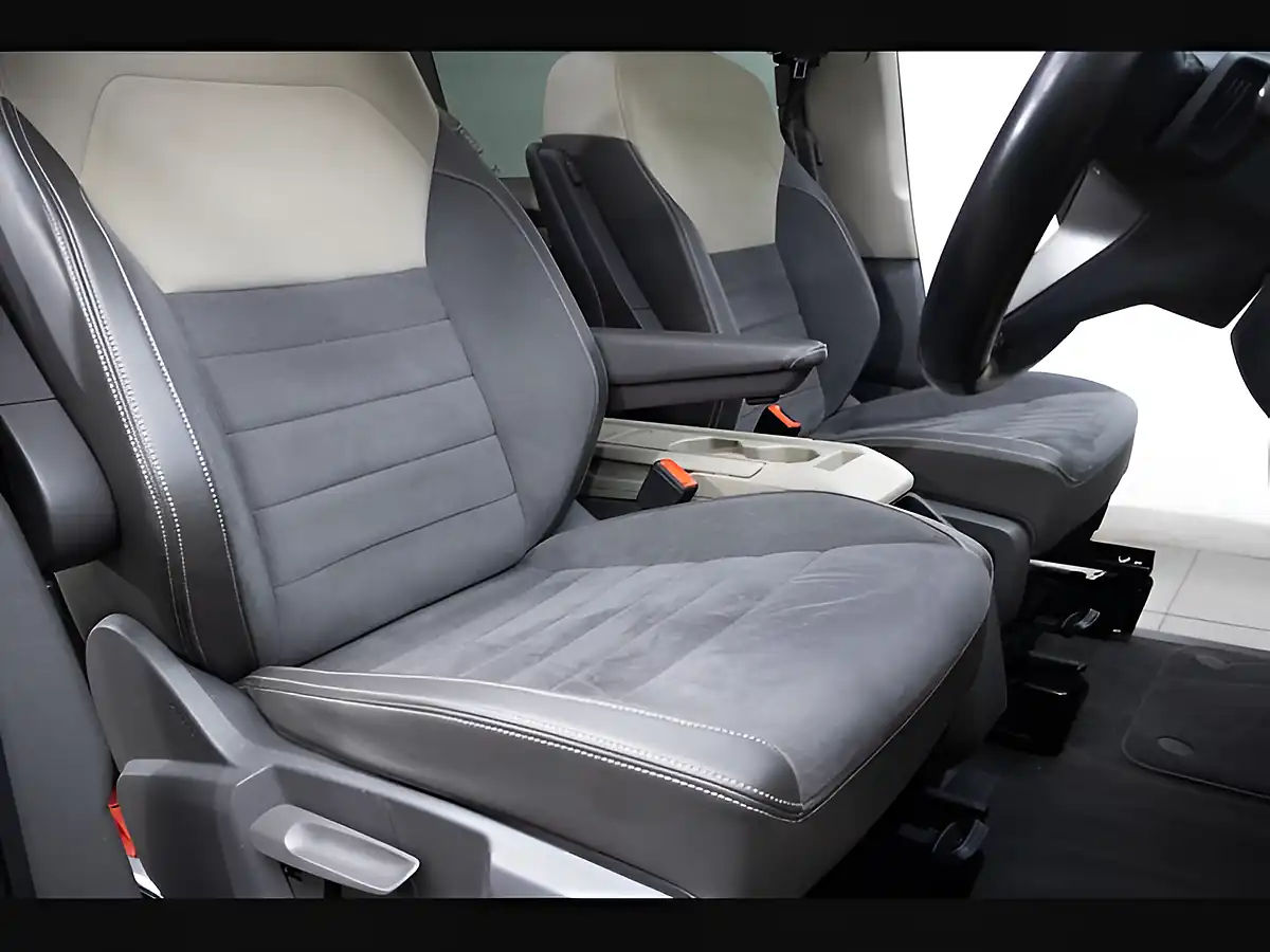 Used 2024 Volkswagen Multivan Style Long Blue - Interior and Exterior details 15