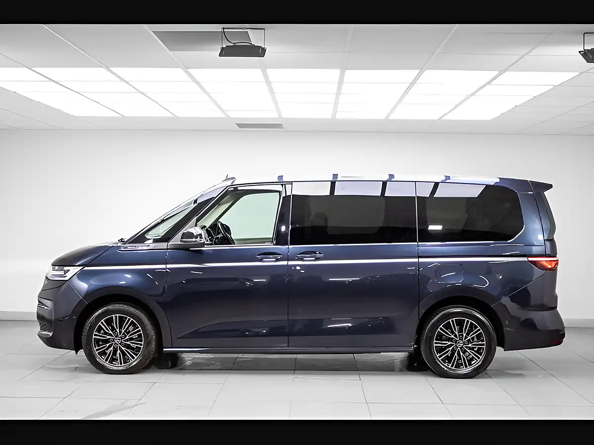 Used 2024 Volkswagen Multivan Style Long Blue - Interior and Exterior details 2