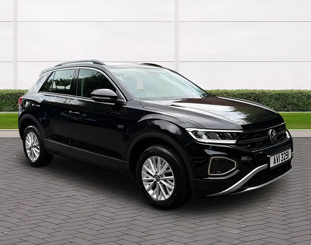 Used 2024 Volkswagen T-Roc Life Black - Front View