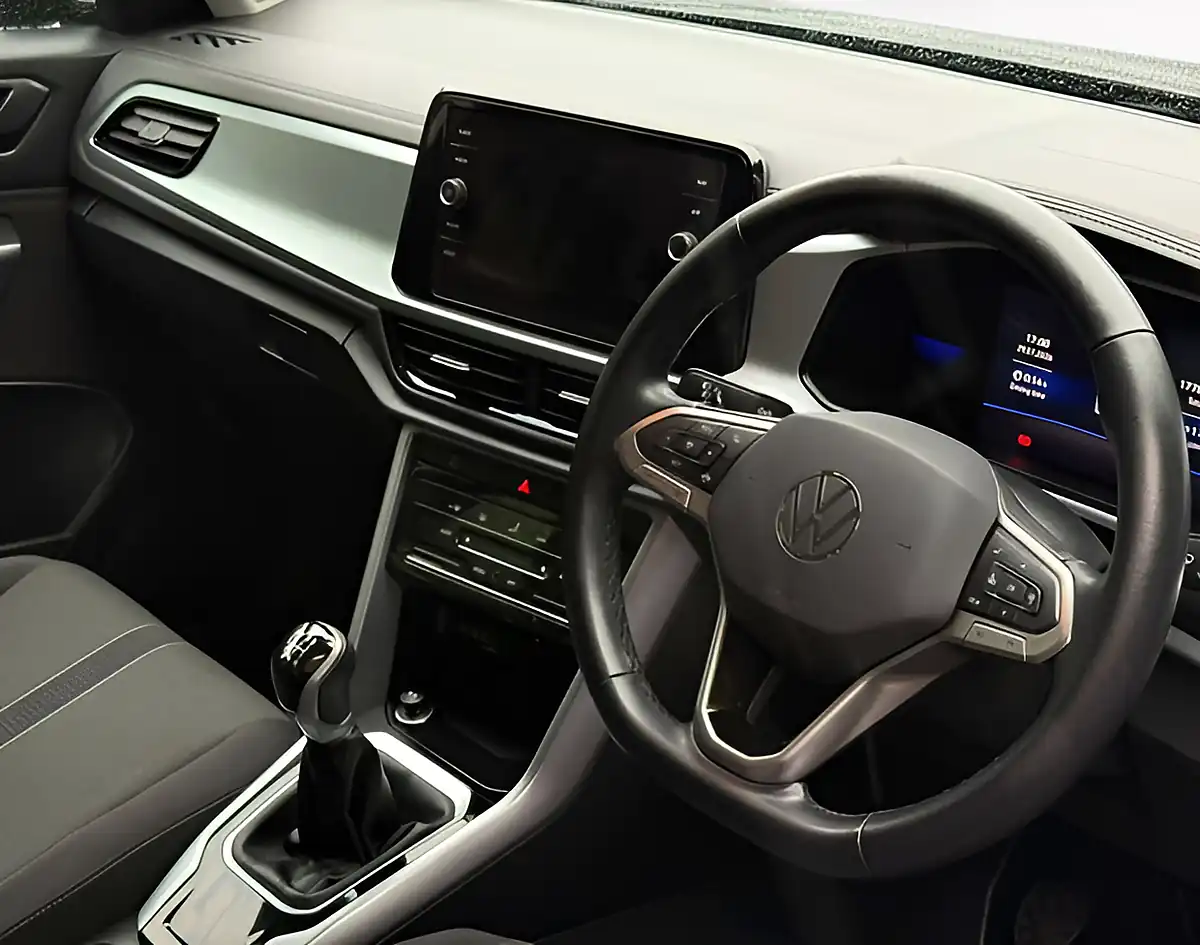 Used 2024 Volkswagen T-Roc Life Black - Interior and Exterior details 10