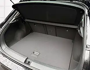 Used 2024 Volkswagen T-Roc Life Black - Interior and Exterior details 13