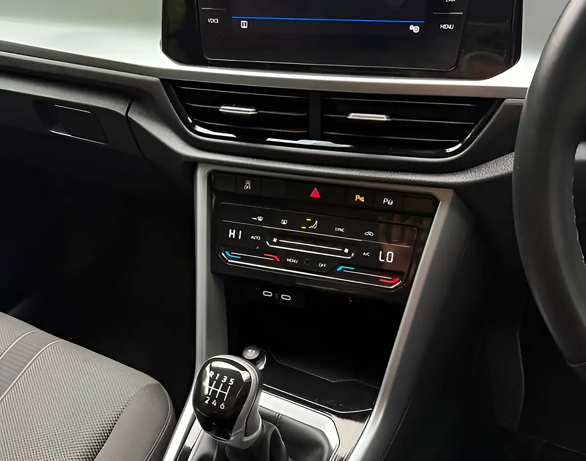 Used 2024 Volkswagen T-Roc Life Black - Interior and Exterior details 15