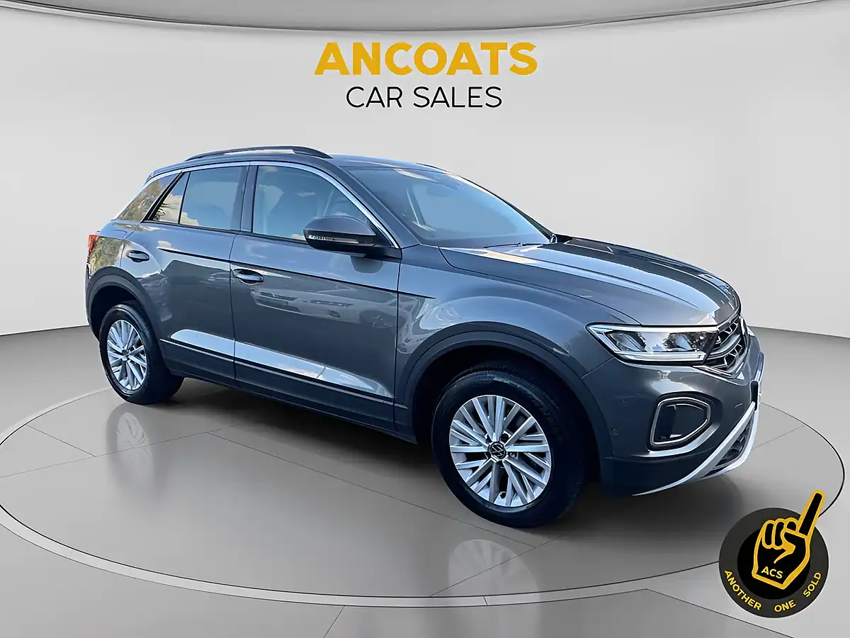 Used 2024 Volkswagen T-Roc Life Grey - Interior and Exterior details 7