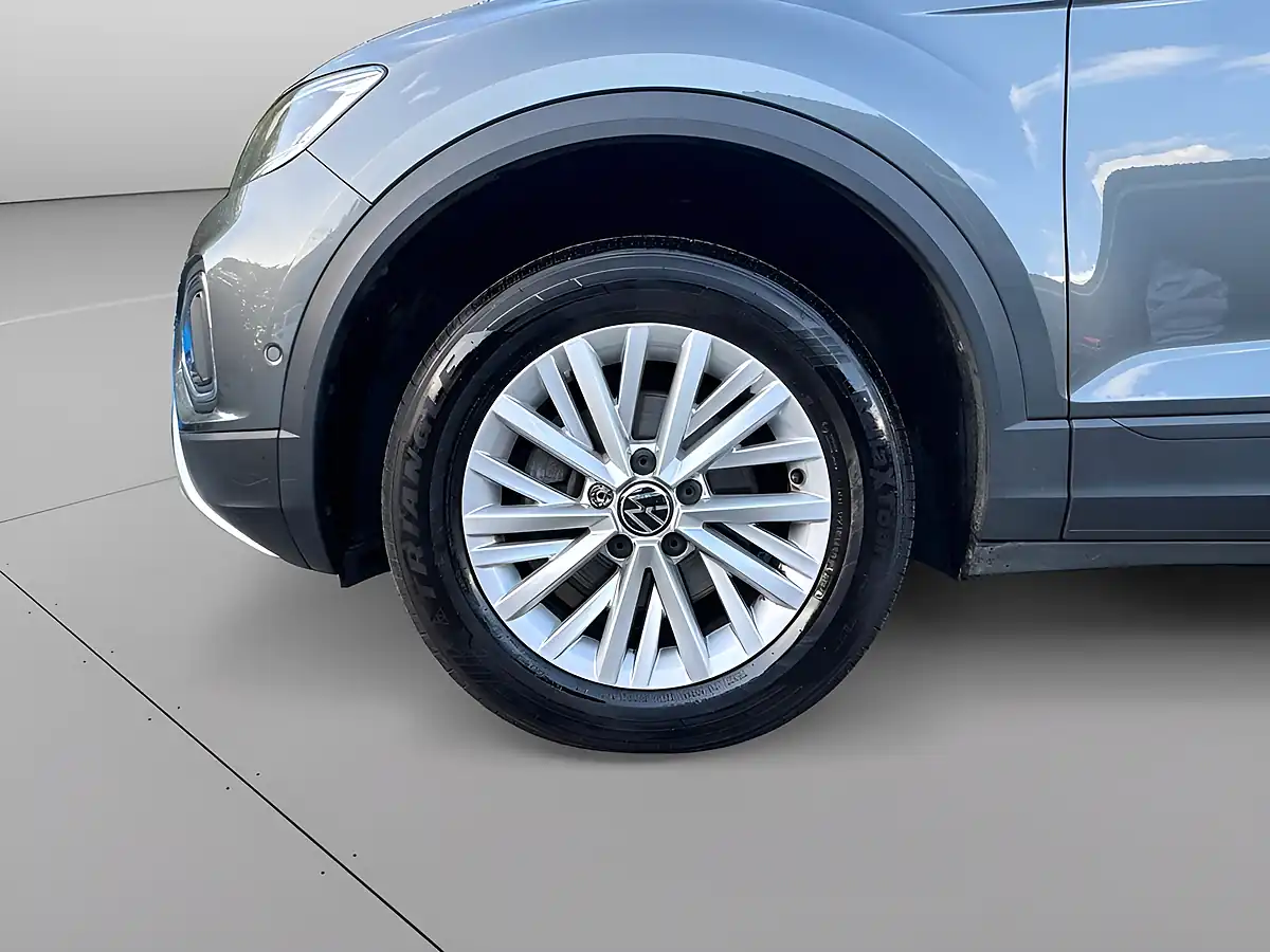 Used 2024 Volkswagen T-Roc Life Grey - Interior and Exterior details 9