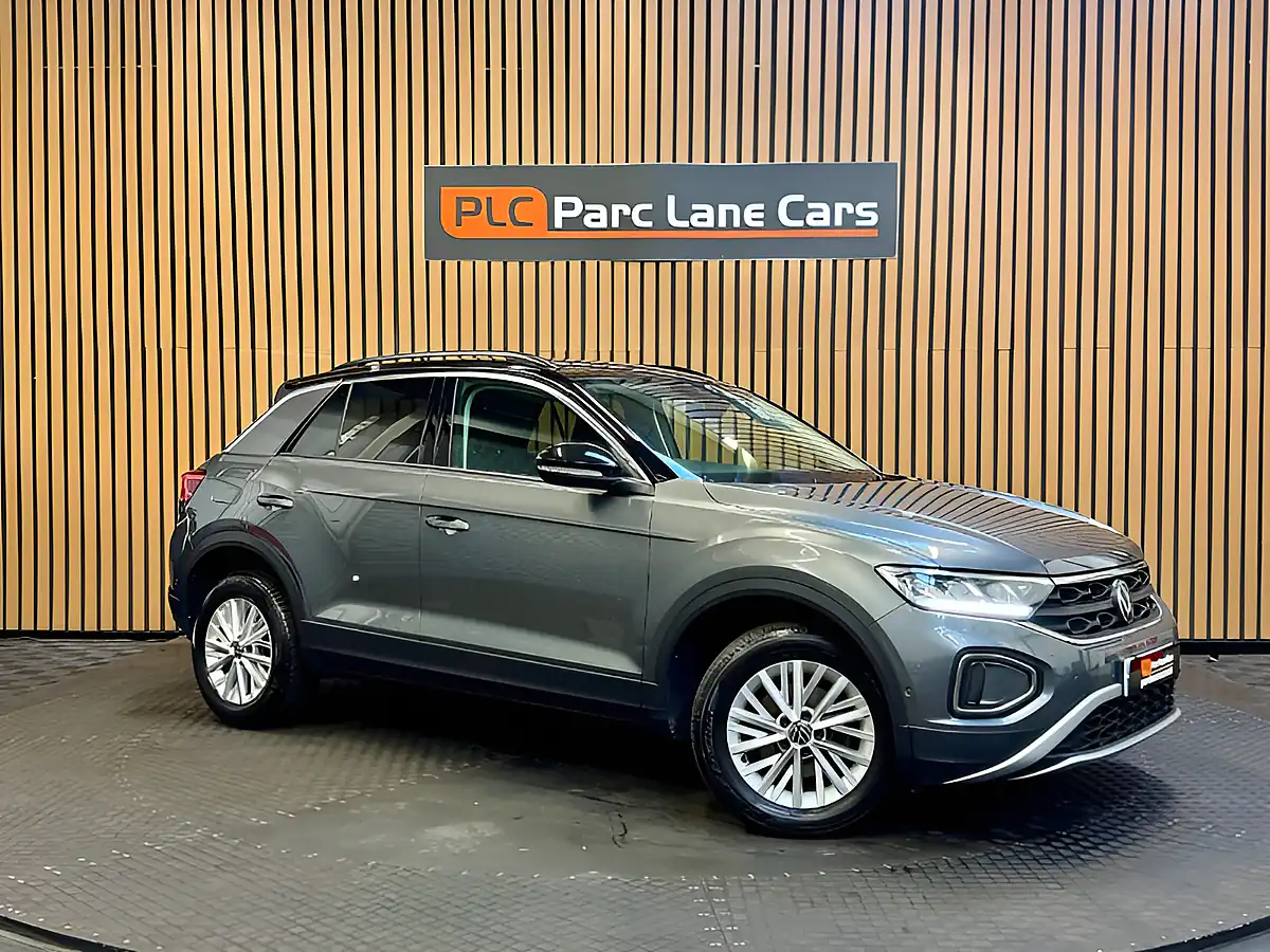 Used 2024 Volkswagen T-Roc Life Indium Grey - Front View