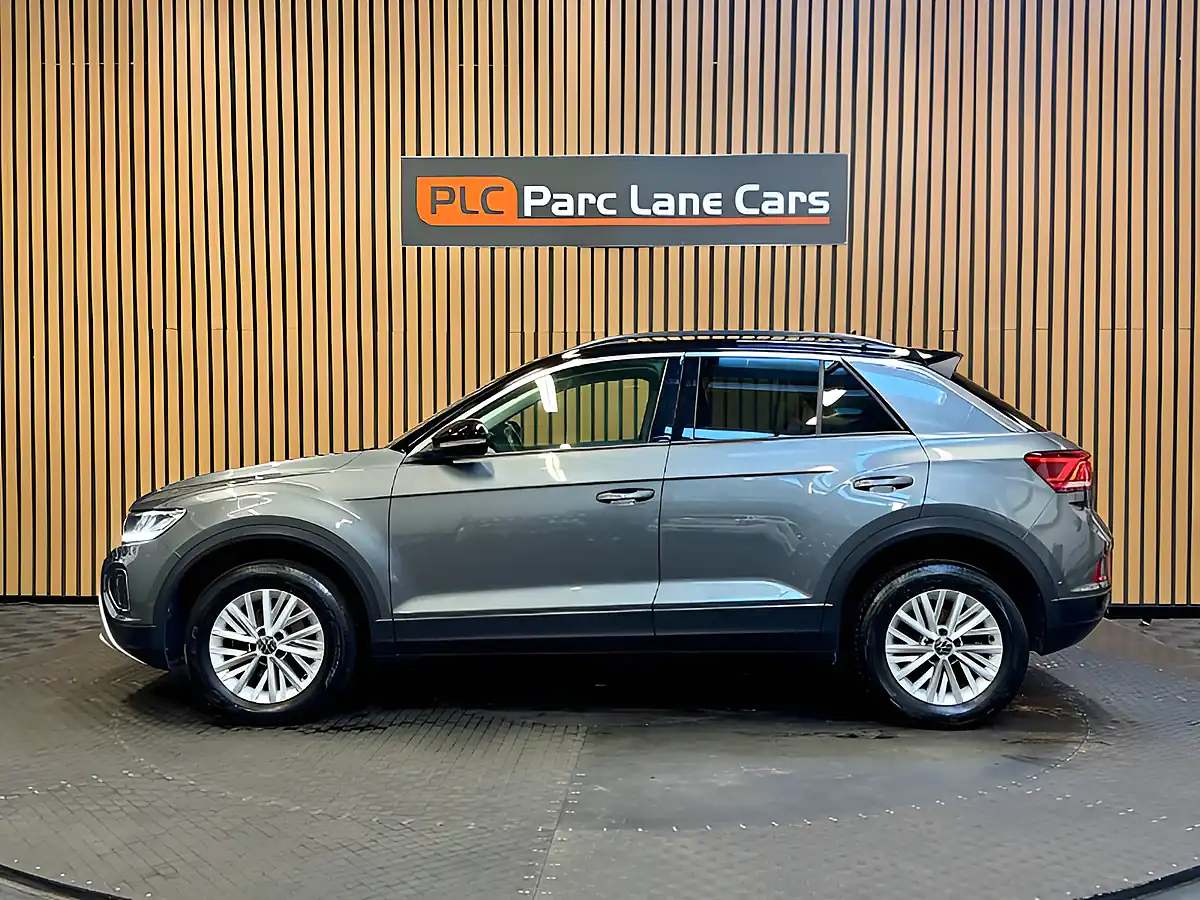 Used 2024 Volkswagen T-Roc Life Indium Grey - Interior and Exterior details 6