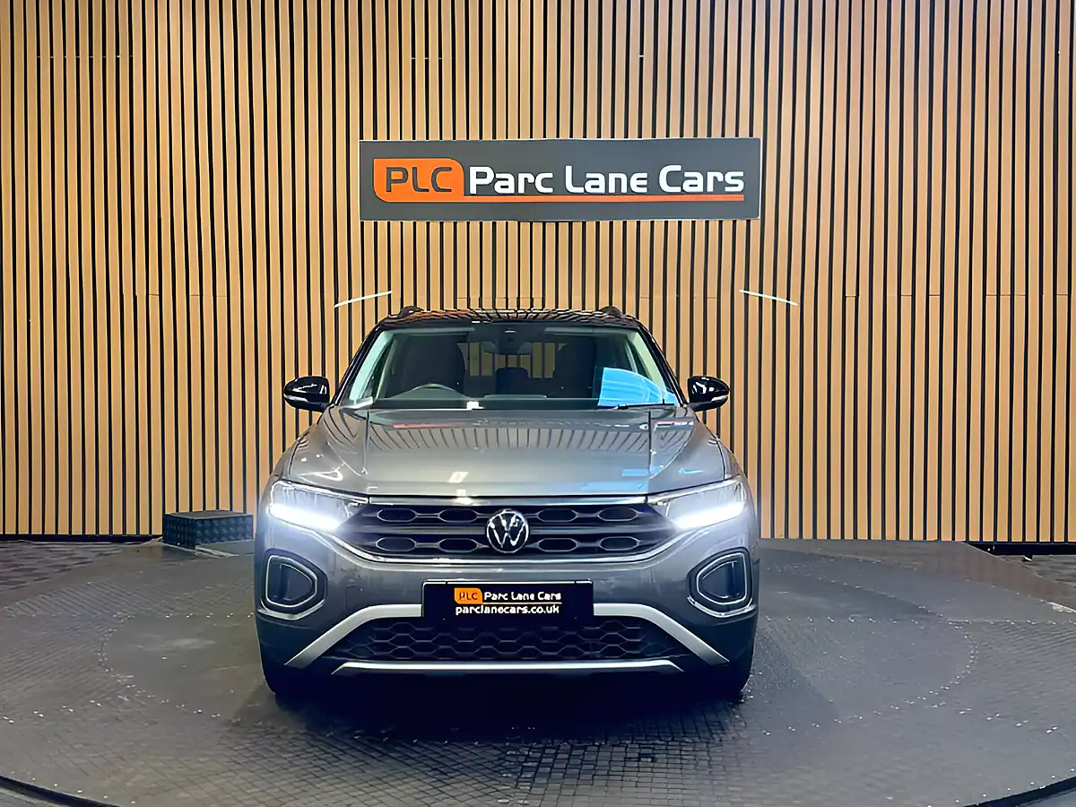 Used 2024 Volkswagen T-Roc Life Indium Grey - Interior and Exterior details 8